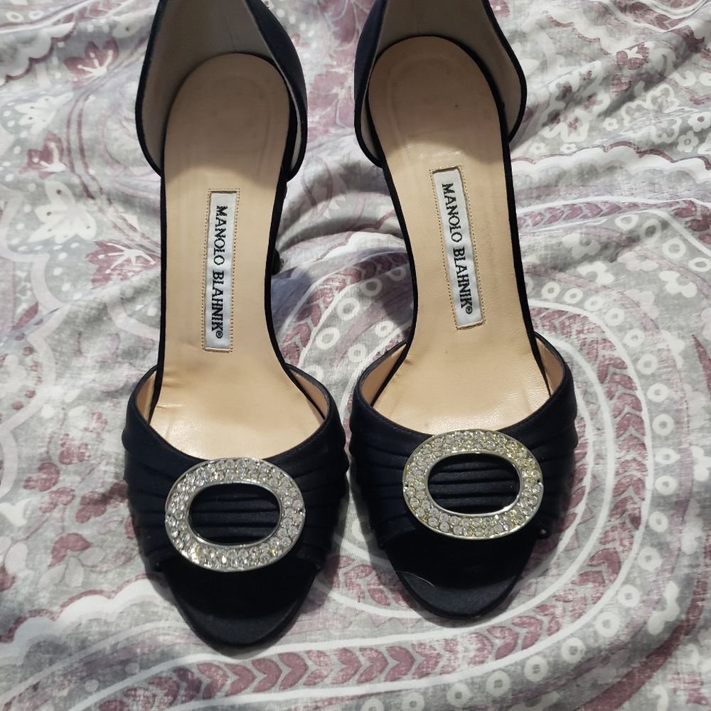 Manolo Blahnik black satin pump size 36